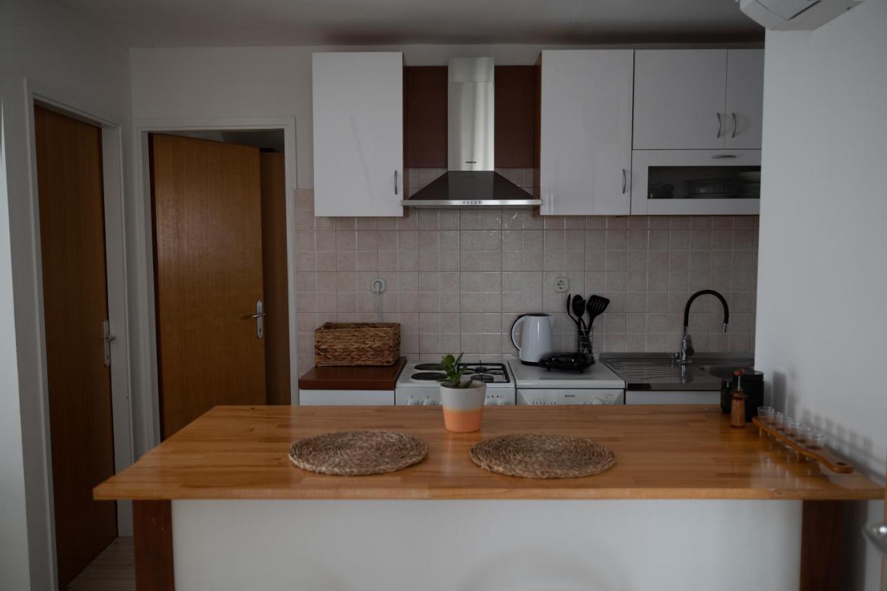 Apartman Milutin Vrsi Eksteriør billede