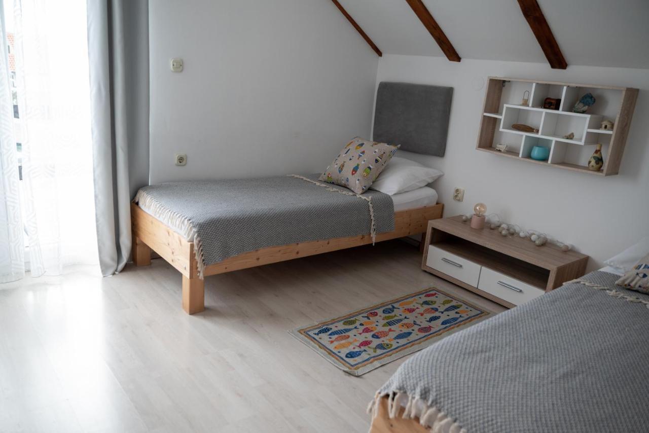 Apartman Milutin Vrsi Eksteriør billede