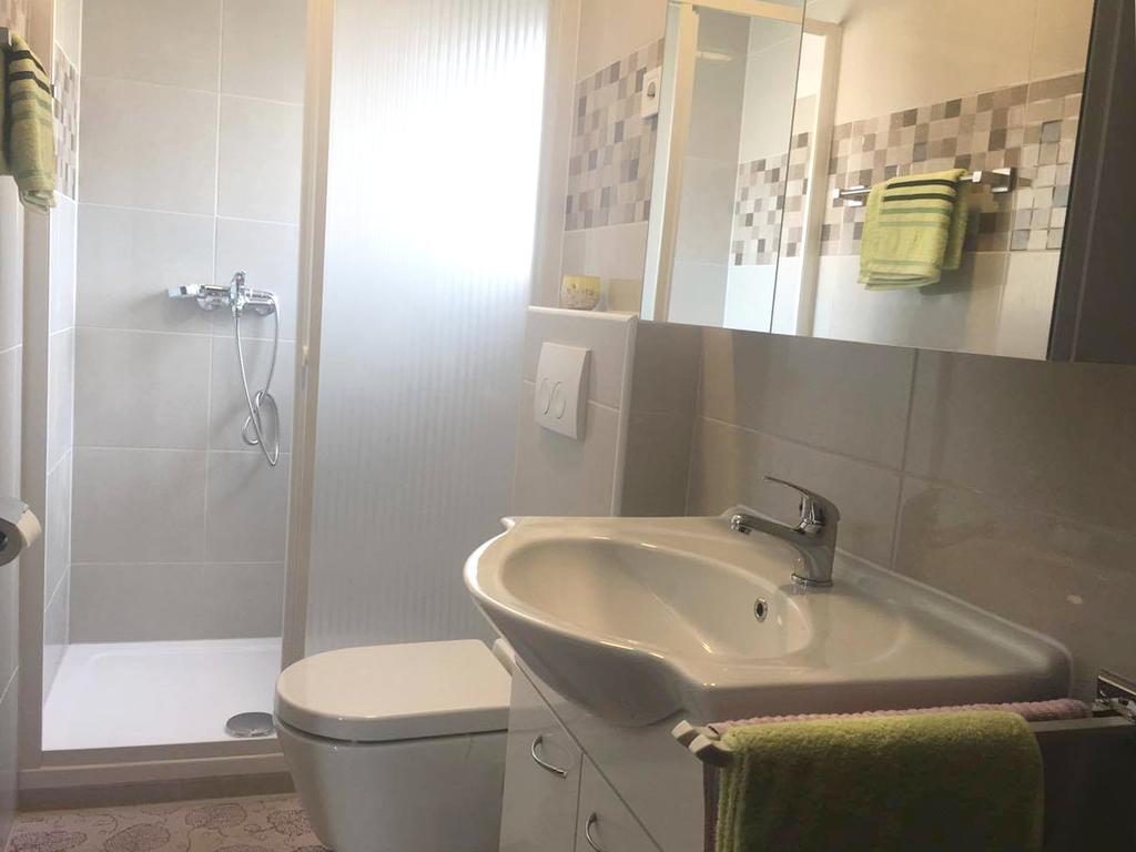 Apartman Milutin Vrsi Eksteriør billede