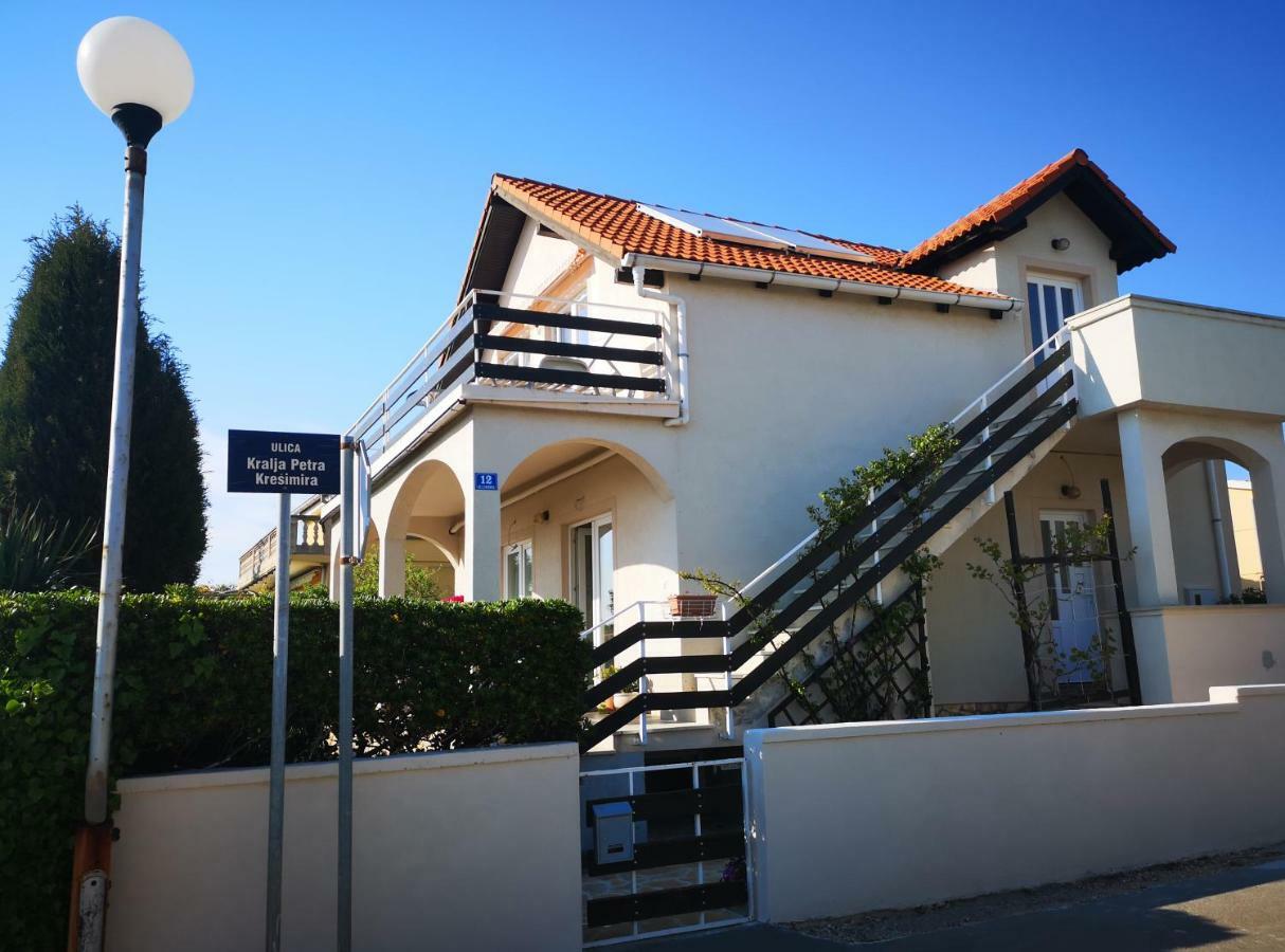 Apartman Milutin Vrsi Eksteriør billede